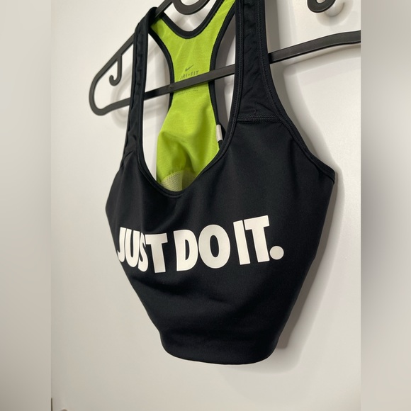 Nike sports bra - Picture 3 of 5